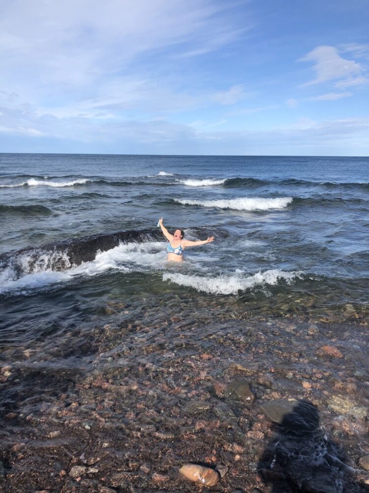 Km 1279, Batchawana Bay en Ontario Est-ce que ça parait que l’eau est froide?