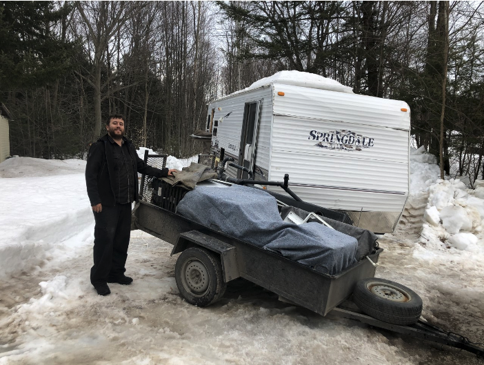 Sam qui est fier d’avoir rempli le «trailer»