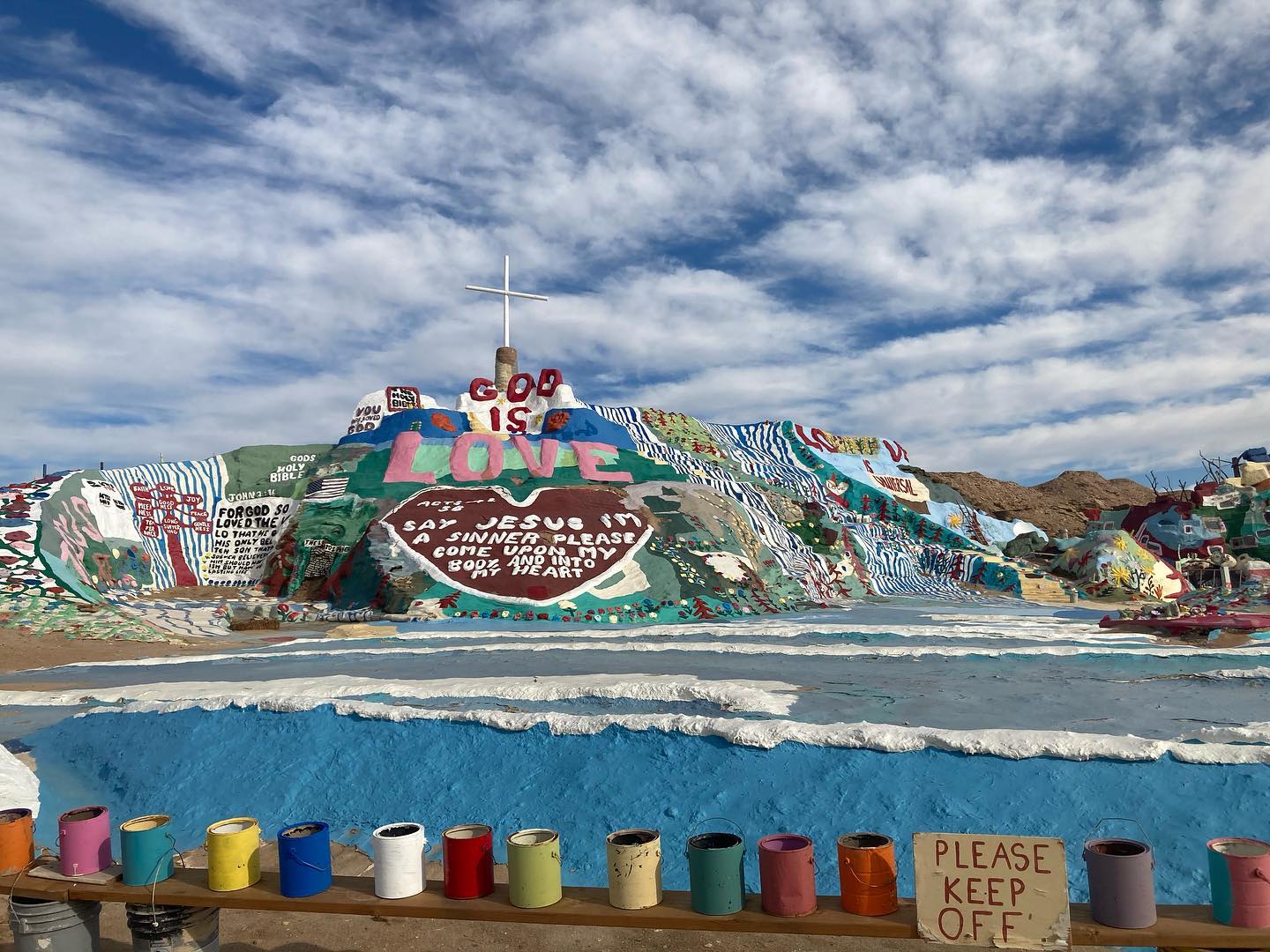 Salvation Mountain à l'entrée de Slab City.