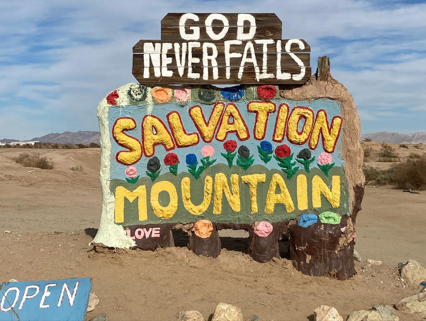 Salvation Mountain à l'entrée de Slab City.