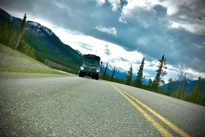 Octobus vers sa montée vers le Nord-Ouest canadien. Photo prise par Jack The Bus.